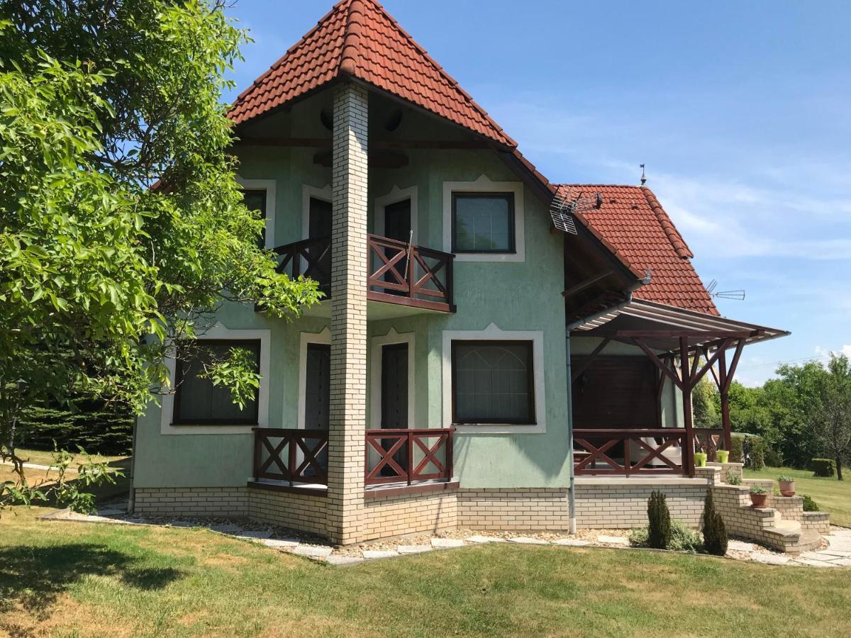 Balaton Garden Appartement Balatongyörök Buitenkant foto